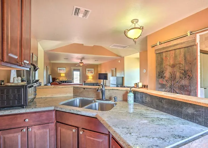 Unwind Poolside! Dreamy Desert Oasis In Apartment *