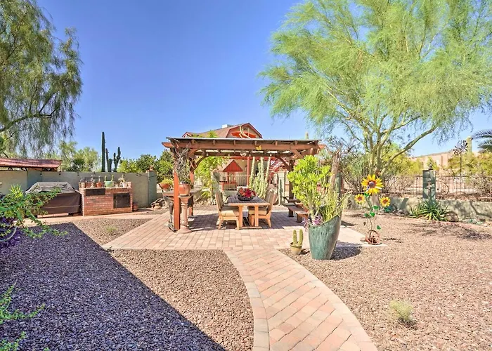 Apartament Unwind Poolside! Dreamy Desert Oasis In