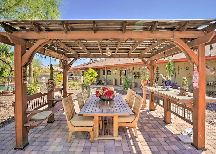 Apartment Unwind Poolside! Dreamy Desert Oasis In